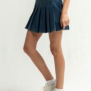 Full Tilt Pleated Cotton Blend Stretch Blue Denim Mini Skirt Women’s Large EUC‎